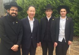 ביקור שגריר יפן בכפר חב"ד